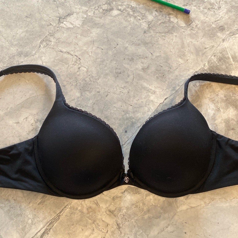 Victoria Secret Push Up bra 34 DD- adjustable straps